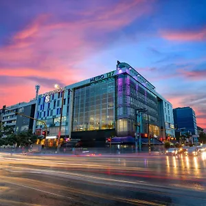 Sonesta Hotel